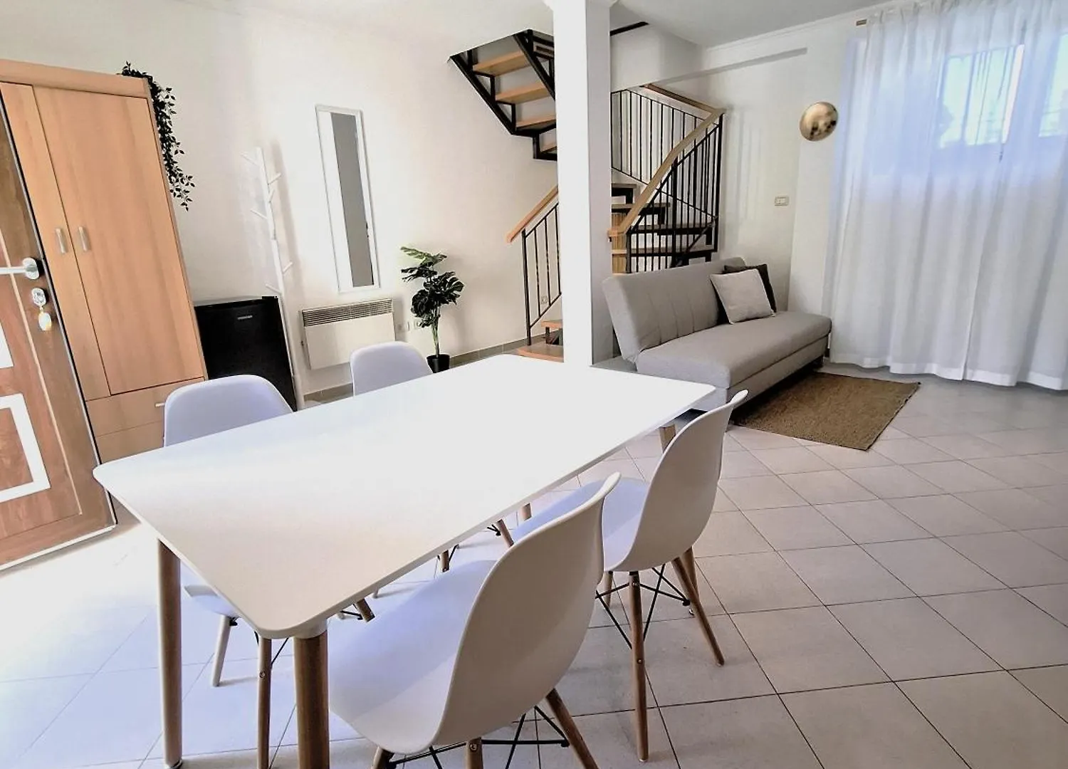 Apartment Relax & Wine Novigrad  0*, Novigrad (Istria)